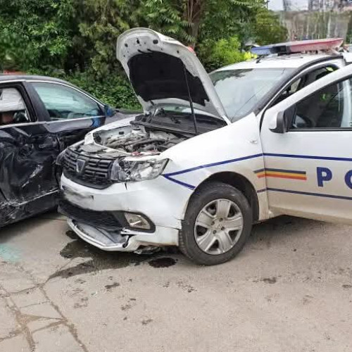 Accident rutier în Giurgiu cu o autospecială de poliție implicată