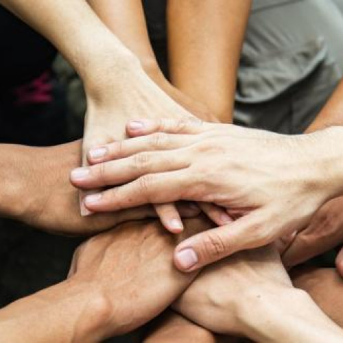 O petrecere caritabilă pentru Cristina, o tânără cu o boală rară