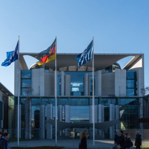 Guvernul Germaniei limitează reunificarea familială a migranților