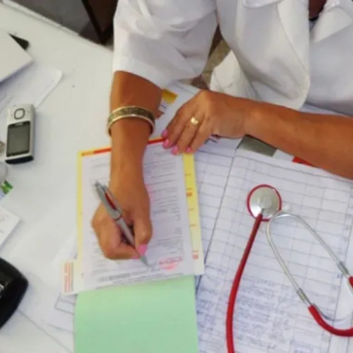 Pacienții cu afecțiuni cer eliminarea impozitului pe concedii medicale