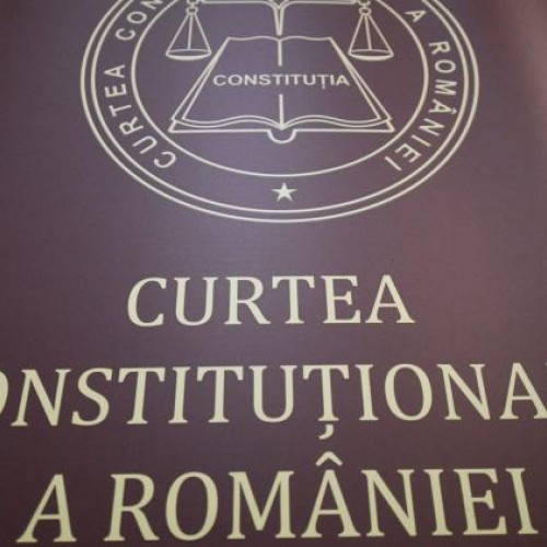 Curtea Constituțională a decis că declarațiile de avere ale demnitarilor nu mai trebuie să includă bunurile și veniturile soțului, soției sau ale copiilor aflați în întreținere, potrivit stiridecluj.ro. Potrivit acestei decizii, prevederea care obliga deținătorii de funcții publice să declare și informații despre membrii familiei a fost considerată neconstituțională.