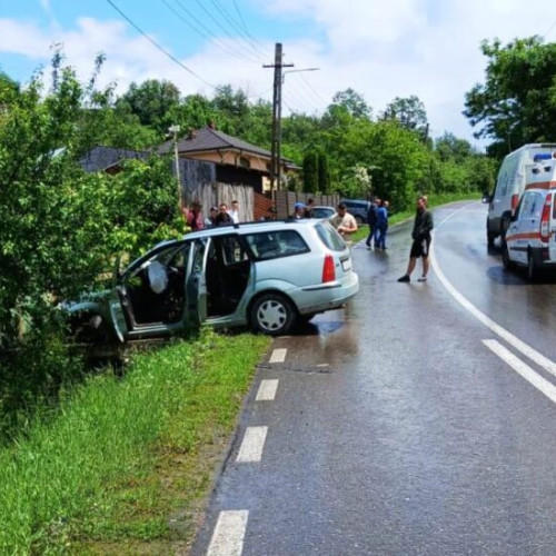 Accident rutier în comuna Dumitrești, trei persoane rănite
