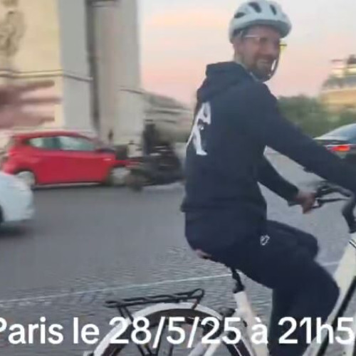 Novak Djokovici s-a plimbat cu bicicleta prin Paris înainte de meciul de la Roland-Garros