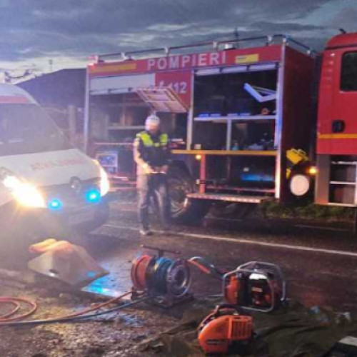 Accident grav în Neamț: un tânăr de 19 ani mort, doi răniți și un autovehicul avariat