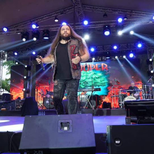 Trooper va porni într-un turneu aniversar în 28 de orașe din țară.