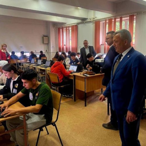 Etapa națională a concursului „Știu și aplic — Securitatea și sănătatea în muncă se dobândesc de pe băncile școlii” a avut loc între 23 și 25 mai 2025 la Colegiul Tehnic „Gheorghe Asachi” din Iași, conform vrancea24.ro. Potrivit sursei, evenimentul a fost parte a proiectului „Valențele culturale ale securității și sănătății în muncă pentru formarea unei culturi de prevenire în rândul tinerilor din licee și școli profesionale”.