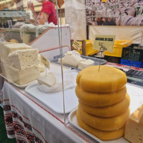 Târgul „Gustul Copilăriei” aduce tradițiile satului românesc și produse autentice în curtea Ministerului Agriculturii