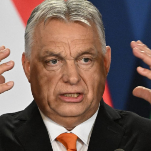 Viktor Orban acuză Bruxellesul că folosește războiul din Ucraina pentru a-și extinde puterea și a obține mai mulți bani de la țările membre ale Uniunii Europene, notează digi24.ro. Într-un interviu pentru postul public de radio Kossuth, premierul ungăr a declarat că „Bruxellesul răspunde la toate crizele luând prerogative de la tarile UE”. Orban susține că „constructorii de imperii” folosesc sprijinul pentru Ucraina pentru a prelua tot mai multe competențe naționale, pe care anterior nu le-au folosit.
