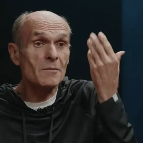 Cristian Tudor Popescu a criticat decizia CCR privind modificarea regulilor de publicare a declarațiilor de avere și interese ale oficialilor, considerând-o &quot;un atentat la siguranța națională&quot;. Potrivit acestuia, aceste declarații nu vor mai fi publice, ci vor fi realizate într-un circuit închis, accesibil doar Agenției Naționale de Integritate (ANI), relatează stiridecluj.ro.