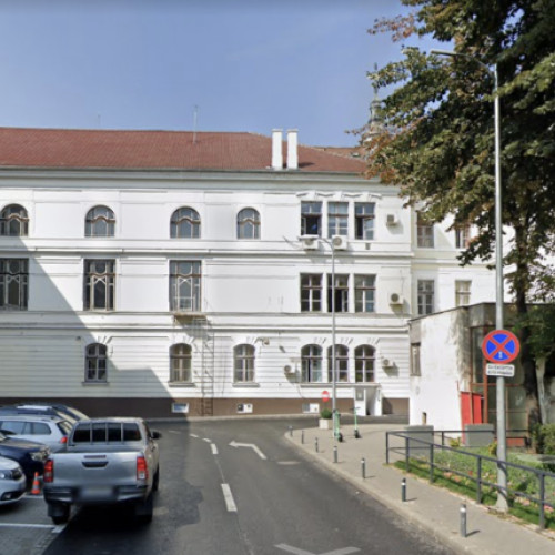 Incident în Cluj: șoferiță nervoasă a provocat un accident și distrugeri