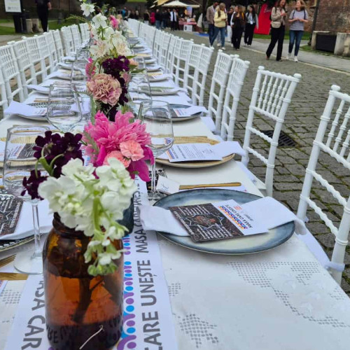 Evenimentul "Masa care unește" are loc vineri în Alba Iulia, într-o pregătire pentru recordul mondial din septembrie