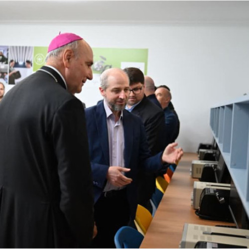 Laboratorul de electronica aplicată de la liceul Don Orione, dotat cu echipamente moderne, deschis oficial