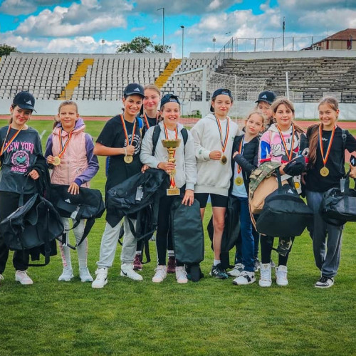 Elevii din Alba s-au calificat în cadrul concursului „Prietenii pompierilor”, despre care citează alba24.ro, într-un eveniment care a avut ca scop promovarea siguranței și responsabilității în contextul situațiilor de urgență.