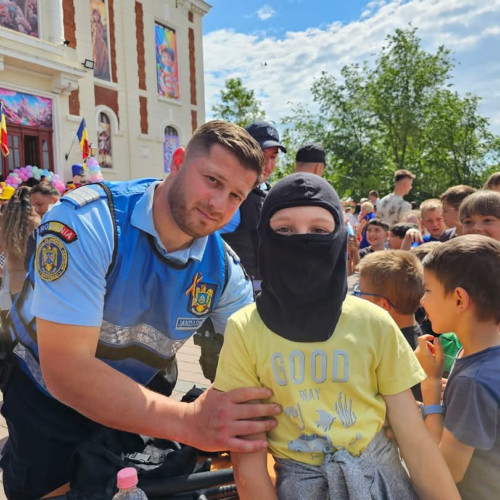 Jandarmii din Botoșani invită copiii și părinții la activități speciale de Ziua Internațională a Copilului