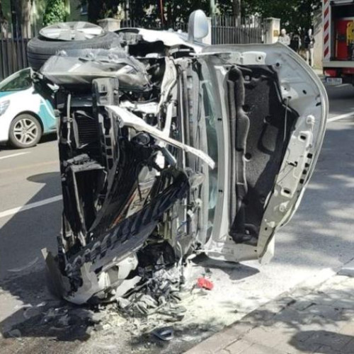 Accident rutier pe strada Republicii, aproape de Grădina Botanică, implicând trei autoturisme