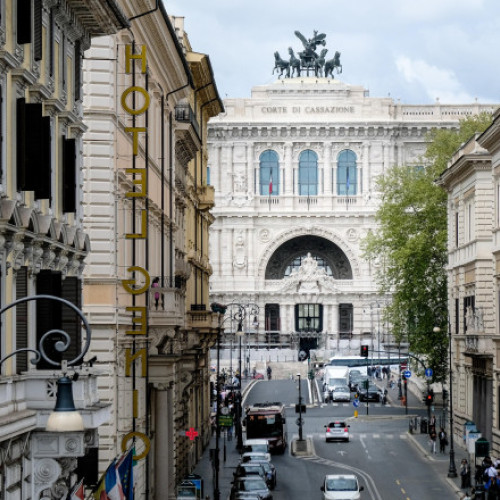 Ce trebuie să declare aleșii? Modelul italian și cel spaniol în privința transparenței averilor