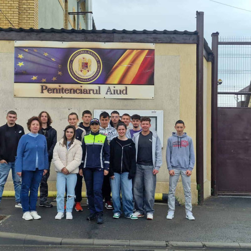 Activitate de prevenire a consumului de droguri la Cugir, în ultima zi a Săptămânii Prevenirii Criminalității