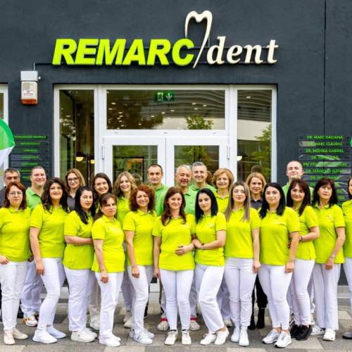 Remarc Dent și-a inauguratat o nouă clinică în Alba Iulia, într-un eveniment plin de emoție și căldură, potrivit alba24.ro. Evenimentul a fost un prilej pentru echipă, familie, prieteni și colaboratori apropiați să fie alături de medicii Daciana și Claudiu Marc, care au demonstrat încă o dată empatia și dedicația față de pacienți.