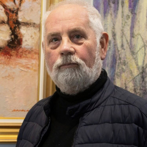 Pictorul Sterica Badalan a împlinit 70 de ani, marcând o etapă importantă în cariera sa artistică, potrivit unei notează pe site-ul viata-libera.ro. Născut pe 27 mai 1955 în comuna Pisica, județul Tulcea, artistul atingea o vârstă a maturității, moment prielnic pentru a reflecta asupra lucrărilor sale și pentru a-și pregăti noi proiecte.