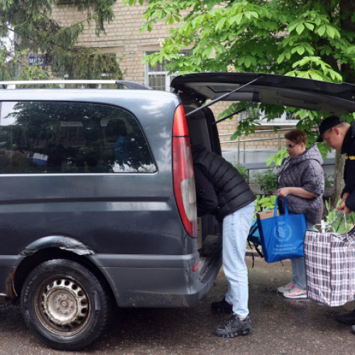 Autoritățile din regiunea Sumi, situată în nord-estul Ucrainei la frontiera cu Rusia, anunță evacuarea obligatorie a 11 sate din cauza intensificării bombardamentelor, relatează AFP citând News.ro. Potrivit sursei, decizia a fost luată din cauza amenințării continue asupra vieții civililor, având în vedere bombardamentele repetate din zonele de frontieră.