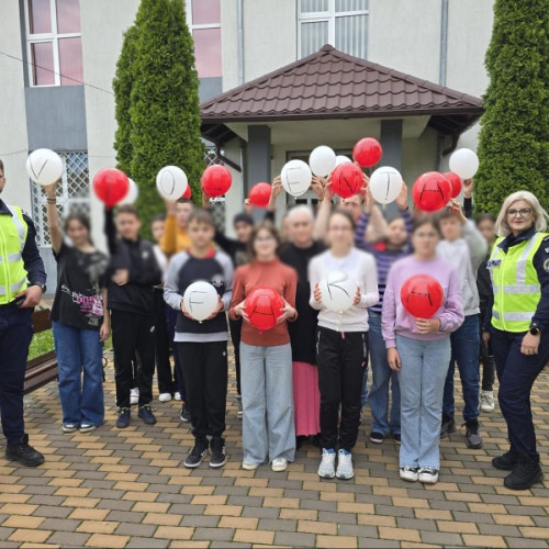 Activitate de prevenție la scoala Urecheni, organizată de polițiștii nemțeni