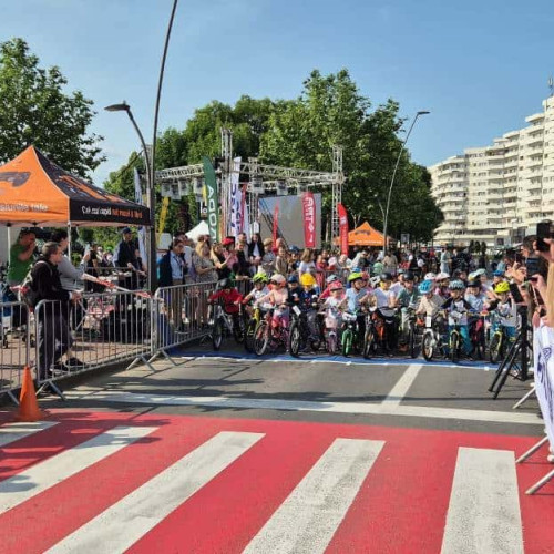 Sărbătoare de 1 iunie în Alba Iulia: Competiție de ciclism pentru copii