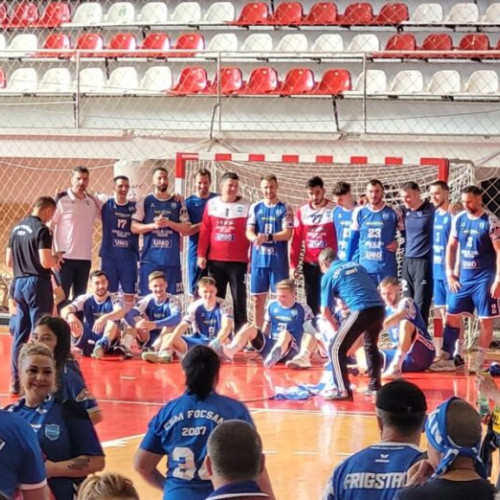 CSM Focșani 2007 și-a păstrat locul în Liga Națională după o victorie clară în barajul de menținere, desfășurat la Sfântu Gheorghe. Potrivit jurnaldevrancea.ro, formația focșăneană a controlat fără probleme jocul decisiv împotriva echipei CSO Teutonii Ghimbav, câștigând cu scorul de 34-24, după un avantaj de 6 goluri la pauză, 19-13.