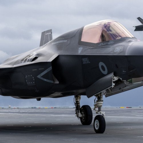 China pregătește lansarea celei mai mari &quot;nave de drone&quot; din lume la sfârșitul lunii iunie, potrivit digi24.ro. Aceasta, denumită &quot;nava-mama a dronelor&quot;, este proiectată pentru a transporta și lansa până la 100 de drone în roiuri, inclusiv drone kamikaze, și are ca scop consolidarea capacităților militare ale Armatei Populare de Eliberare a Chinei.