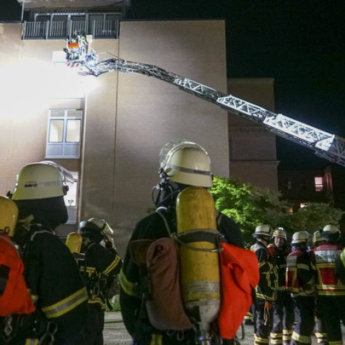 Un bărbat de 72 de ani, suspectat de incendierea unui spital din Hamburg, a fost arestat de poliția germană, relatează digi24.ro. Acesta era pacient în unitate, iar anchetatorii spun că ar putea fi principalul suspect în incendiu.