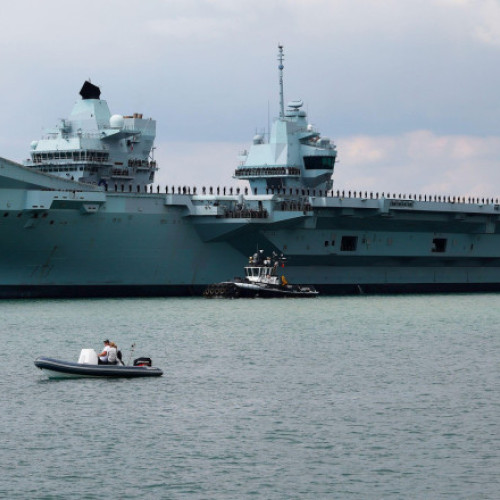 Marea Britanie își va extinde flota de submarine cu propulsie nucleară, conform unei revizuiri strategice a apărării care va fi publicată luni și are scopul de a pregăti țara pentru războaie moderne și pentru a contracara amenințarea Rusiei, relatează Reuters. Potrivit digi24.ro, premierul Keir Starmer, ca și alți lideri europeni, se grăbește să reconstruiască capacitățile militare ale Regatului Unit după ce președintele american Donald Trump a spus Europei că trebuie să-și asume mai multă responsabilitate pentru propria securitate.