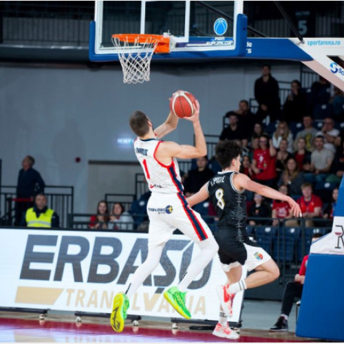 Finala campionatului național de baschet din România începe astăzi, între echipele CSM CSU Oradea și U BT Cluj, iar partida se va disputa începând cu ora 19:00 la Oradea Arena. Potrivit crisana.ro, meciul va fi transmis pe Digi Sport și Prima Sport. În această ediție, finala se va decide după sistemul cel mai bun din trei meciuri, diferență față de anii anteriori, când se juca cel mai bun din șapte.
