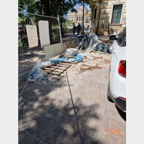 Clădire emblematică din Oradea, lăsată în ruină de o firmă din Satu Mare