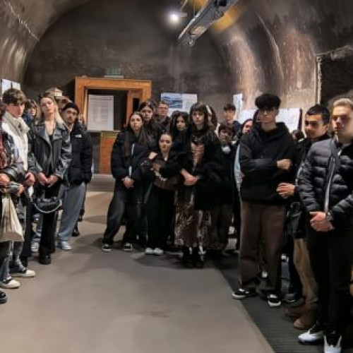 A șaptea ediție a „Zilelor elevului arhitect”, desfășurată la Suceava, a avut loc în ciuda vremii reci și ploioase din mai, iar evenimentul a fost organizat cu succes de Centrul de Arhitectură, Cultura Urbană și Peisaj, conform monitorulbt.ro. Potrivit organizatorilor, manifestarea a reunit elevi din ciclul superior al liceelor vocaționale de arhitectură și arte vizuale din Suceava și Botoșani, cu sprijinul cadrelor didactice și al specialiștilor din domeniu.