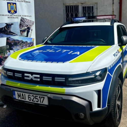 Inspecția Poliției din Botoșani a investit în modernizarea structurii operative, inclusiv cu achiziția unei autospeciale noi pentru transportul câinilor de serviciu. Potrivit monitorulbt.ro, vehiculul, un Dacia Duster, a fost cumpărat de Inspectoratul General al Poliției Române și este special configurat pentru a asigura condiții optime de siguranță și confort pentru câini și conducătorii lor.