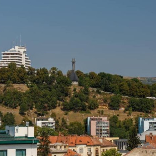 Imobile ale municipalității, destinate devenirii unui centru de informare turistică, ocupate abuziv de persoane fără adăpost