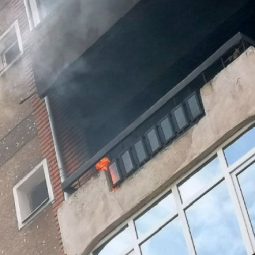 Incendiu în Cluj-Napoca: pompierii intervin pe strada Lacul Roșu