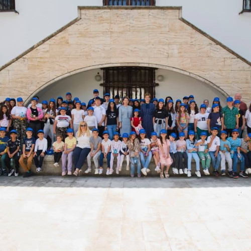 copii implicați în proiectele Fundatiei Regale Margareta, primiti la Palatul Elisabeta