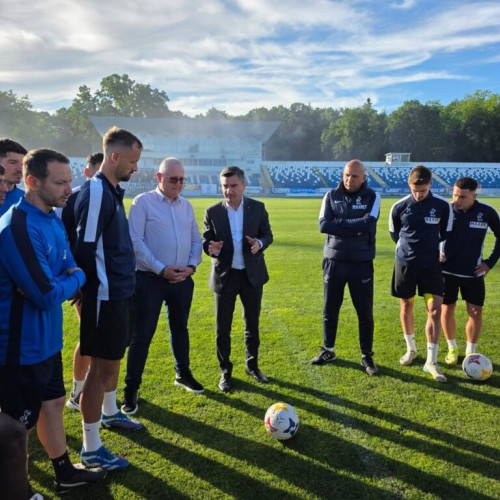 Metaloglobus București a învins ACSM Politehnica Iași cu scorul de 1-0, în manșa a doua a barajului pentru promovarea în Liga I, potrivit ziaruldeiasi.ro. Echipa ieșeană, care în tur fusese egala, 1-1, va juca în mod oficial în liga a doua, dacă nu va fi desființată. În meciul de aseară, Gavrilas a marcat golul victoriei pentru Metaloglobus în minutul 85, după o fază în care a degajat mingea, iar apoi Huiban a profitat de indecizia lui Boben și a înscris.