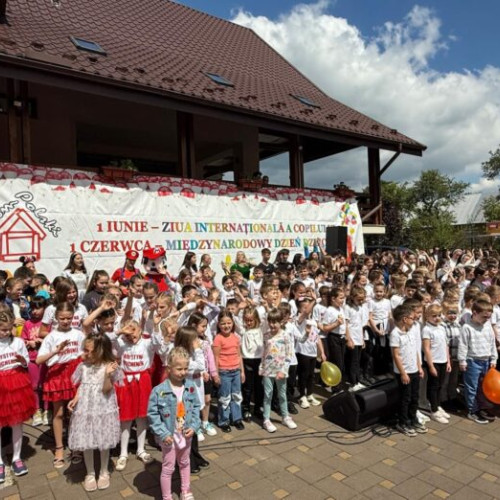 Peste 700 de copii din comunitatea poloneză din Bucovina au sărbătorit ziua lor la Solonețu Nou