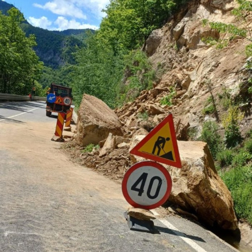 Restricții de circulație din cauza ploilor continue în mai multe județe