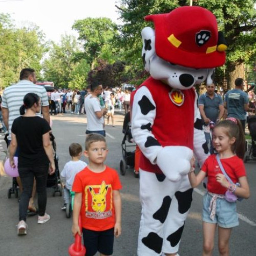 Evenimente pline de culoare și energie în Crângul Petrești, cu peste 10.000 de vrânceni implicați