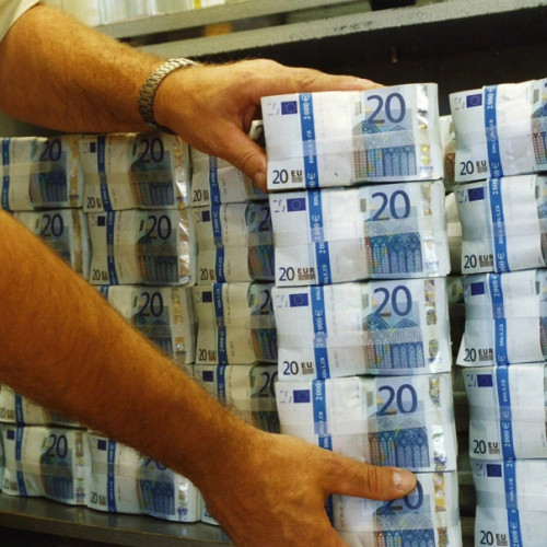 Rezerva valutară a României a scăzut semnificativ în luna mai