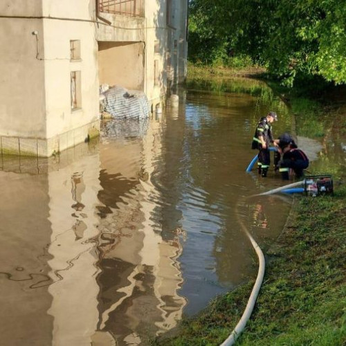 Accident sau pagube în urma furtunii din Bacau