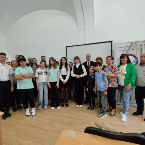 12 elevi din Bihor, premiați pentru performanțe și implicare civică