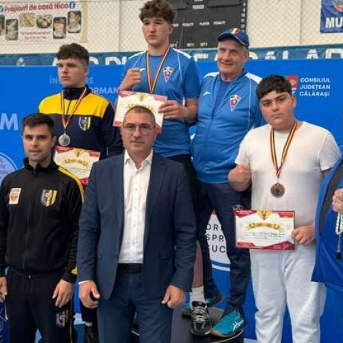 Cupa României la box pentru cadeti a avut loc recent în Călărași, conform anunțului făcut de Federația Română de Box, care este condusă de ieșeanul Vasile Citea. Rezultatele competiției, citează ziaruldeiasi.ro, arată interesul crescut pentru acest eveniment, la start fiind peste 200 de sportivi din 56 de cluburi din țară.