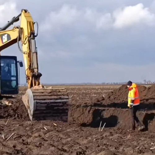 Compania Națională de Investiții Rutiere a primit șase oferte pentru proiectarea și construirea tronsonului 2 al Autostrăzii Unirii A8, între Târgu Frumos și Letcani. Potrivit ziaruldEbacau.ro, ofertanții provin din România, Austria, Turcia și Bulgaria.