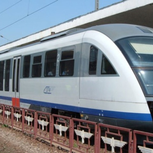 Programul estival Trenurile Soarelui 2025, anunțat de CFR Călători, începe pe 13/14 iunie și va dura până pe 6/7 septembrie, conform site-ului newsbv.ro. Potrivit companiei, pasagerii vor avea la dispoziție 54 de trenuri directe, dintre care 32 sunt trenuri suplimentare, pentru a facilita accesul spre litoralul Mării Negre.