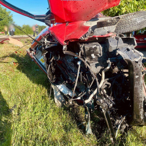 accident feroviar în Dâmbovița. Un tren și o autoutilitară s-au ciocnit în Mogosoaia