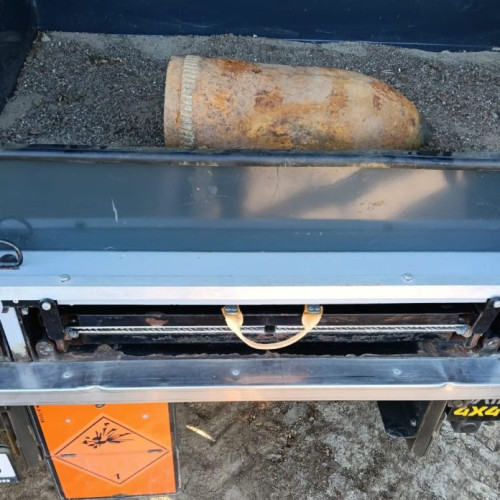 Un proiectil neexplodat, descoperit în Vrancea, a fost neutralizat de echipa pirotehnică