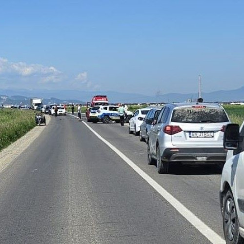 Accident rutier în Tărlungeni, Brașov: echipe de poliție și SMURD intervin de urgență
